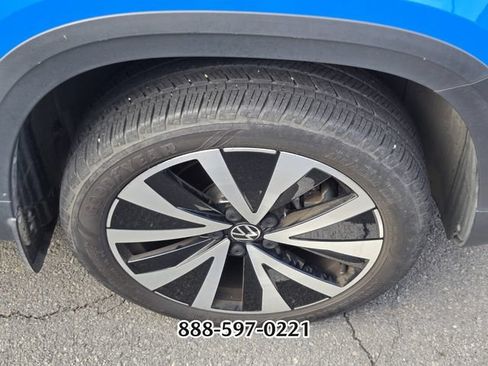 Certified 2023 Volkswagen Taos SE w/ Panoramic Sunroof Package FWD image 10
