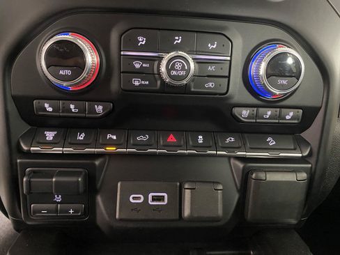 Used 2021 GMC Sierra 2500 Denali w/ Denali Ultimate Package AWD/4WD image 13
