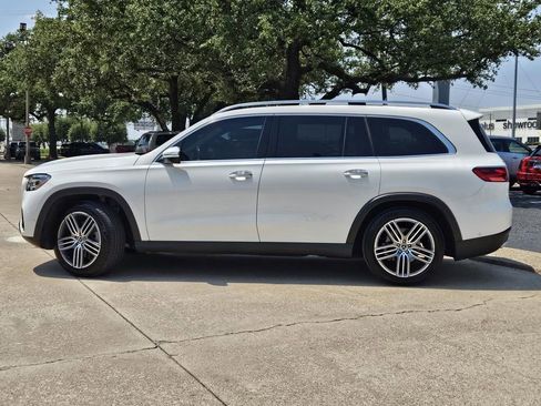 Used 2024 Mercedes-Benz GLS 450 4MATIC image 2
