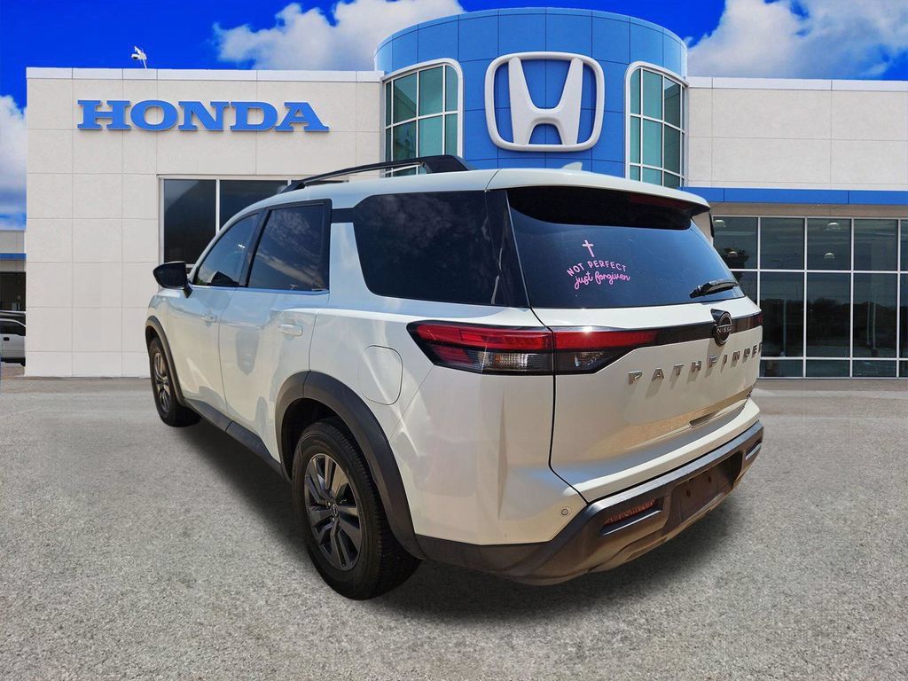 Used 2022 Nissan Pathfinder SV FWD image 8