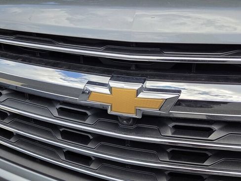 Used 2024 Chevrolet Traverse LT FWD image 8