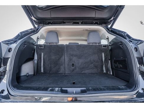 Used 2023 Toyota Highlander LE image 32