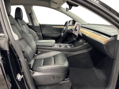 Certified 2023 Tesla Model Y Long Range AWD/4WD image 13