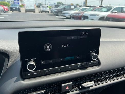 Used 2023 Honda HR-V LX image 12