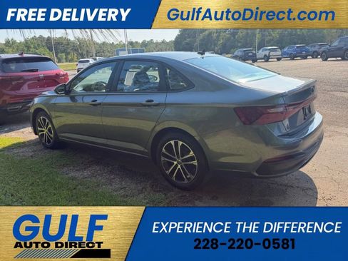 Used 2025 Volkswagen Jetta Sport FWD image 5