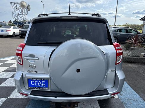 Used 2011 Toyota RAV4 4WD V6 w/ Tow Prep Pkg image 4