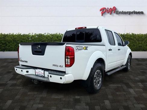 Used 2019 Nissan Frontier PRO-4X image 6