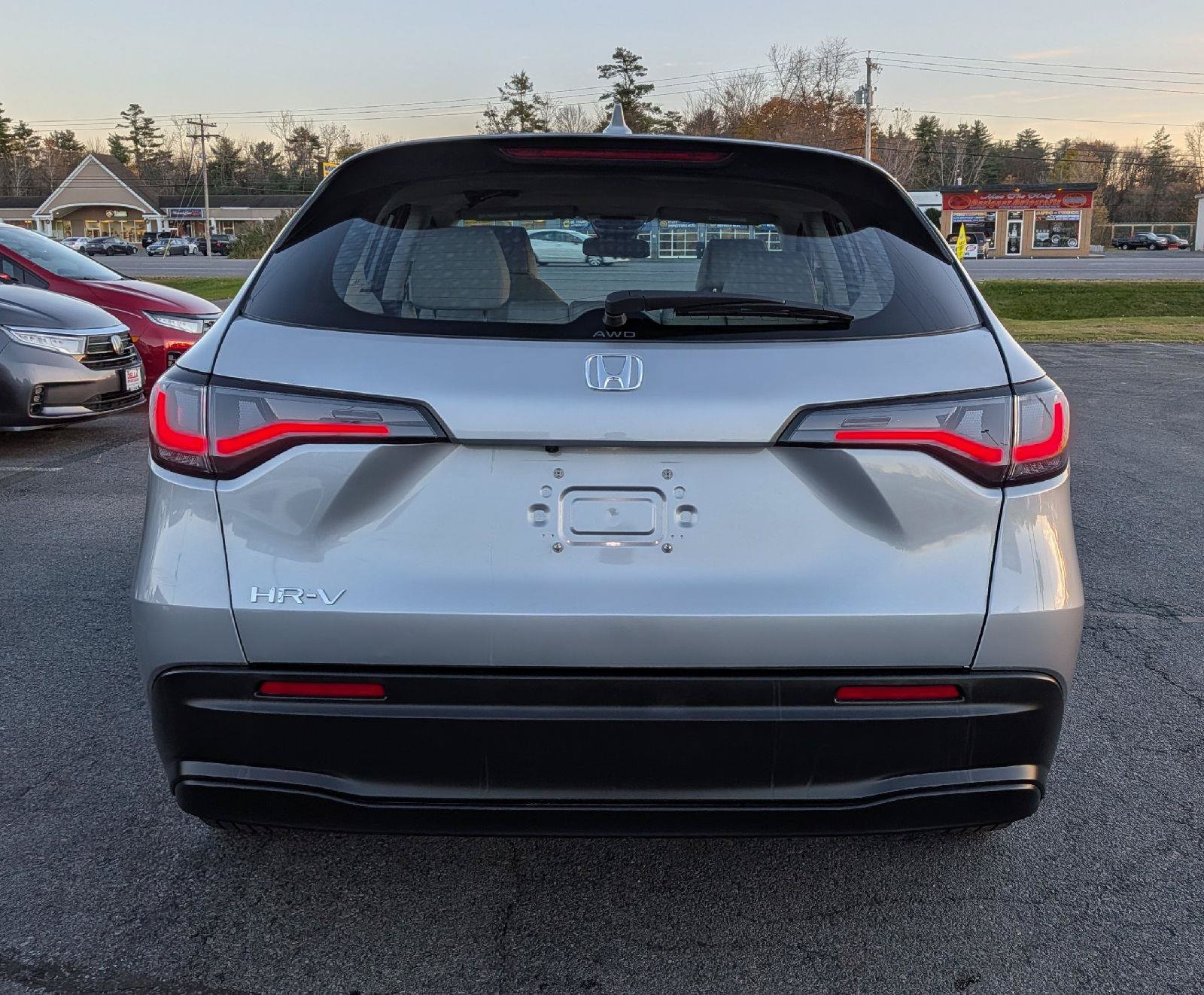 Certified 2024 Honda HR-V LX image 9