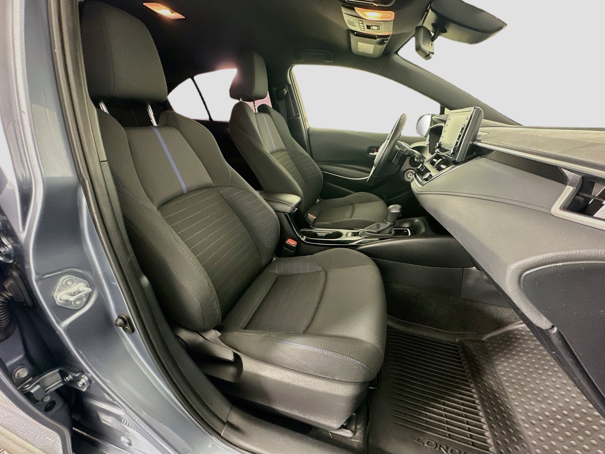 Used 2022 Toyota Corolla SE FWD image 30