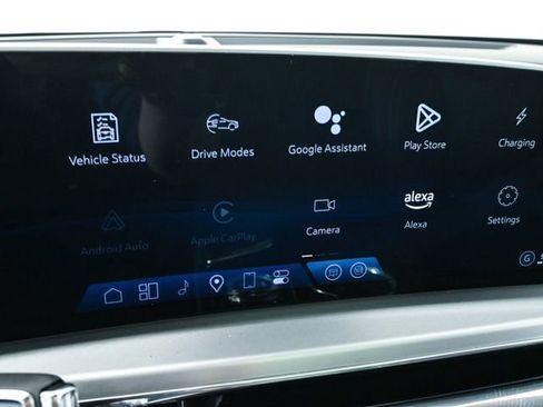 New 2025 Cadillac Lyriq Luxury image 14