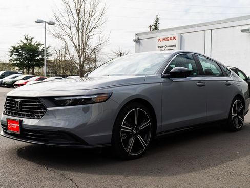 Used 2023 Honda Accord Sport image 3