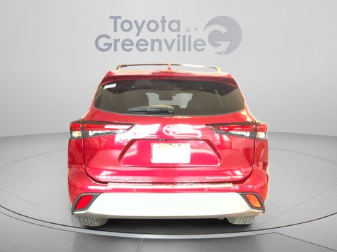 Certified 2024 Toyota Highlander Platinum AWD/4WD image 5