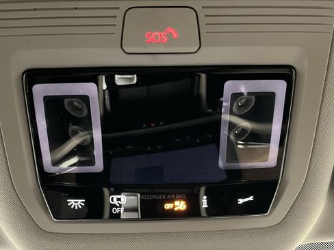 Used 2024 Volkswagen Atlas SE image 25