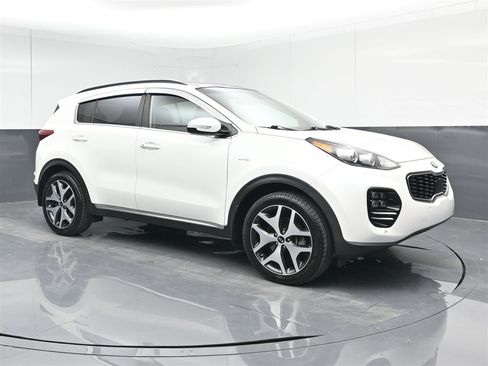 Used 2018 Kia Sportage SX image 3