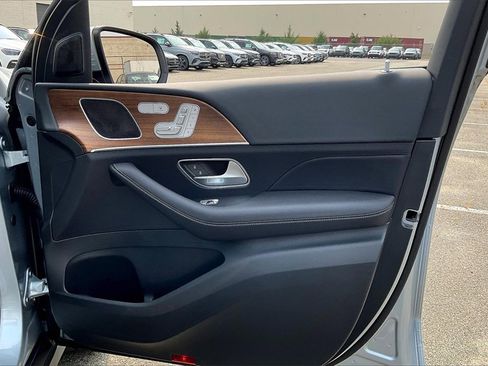 Used 2025 Mercedes-Benz GLE 350 4MATIC image 16