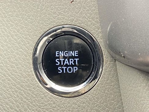 Used 2015 Toyota Highlander XLE image 27