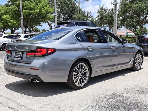 Used 2023 BMW 530i w/ Convenience Package RWD image 10