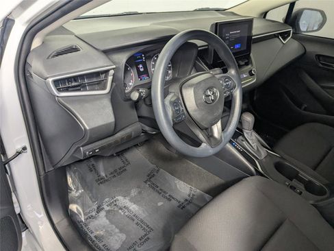 Used 2023 Toyota Corolla LE image 9
