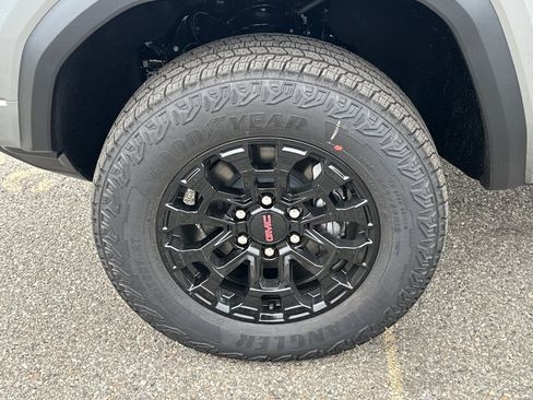 New 2026 GMC Canyon Elevation w/ Convenience Package image 30