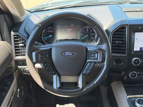 Used 2021 Ford Expedition Limited image 16