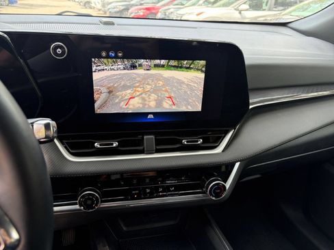 Used 2025 Chevrolet Equinox LT FWD image 20