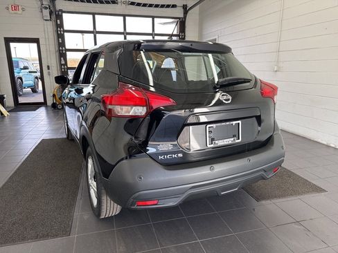 Used 2020 Nissan Kicks S image 6