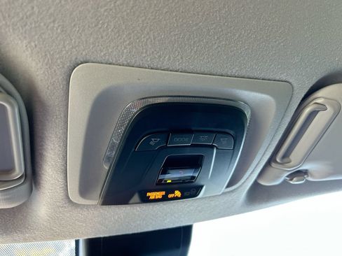 Used 2022 Toyota Corolla Cross XLE FWD image 27
