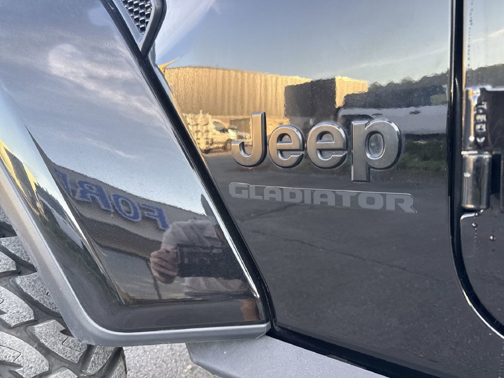 Used 2021 Jeep Gladiator Sport AWD/4WD image 9