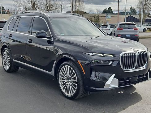 Used 2023 BMW X7 xDrive40i w/ Premium Package image 8