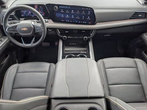 Used 2025 Chevrolet Tahoe Premier RWD image 5