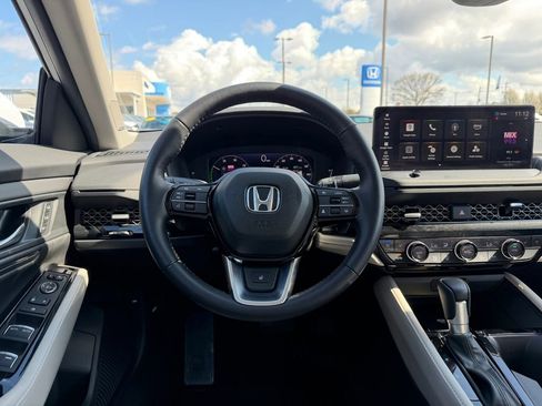 Used 2025 Honda Accord Touring image 24