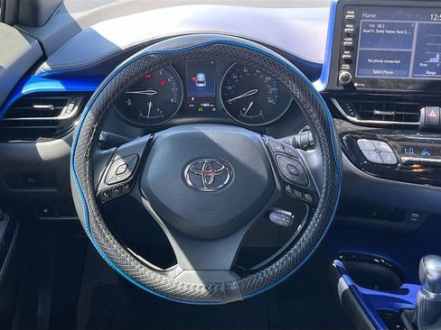 Used 2021 Toyota C-HR XLE FWD image 11