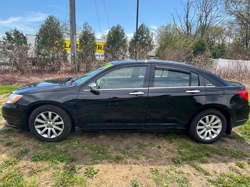 Used 2014 Chrysler 200 Limited w/ Sun/Sound Group image 8