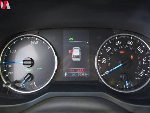 Used 2022 Toyota RAV4 LE image 15