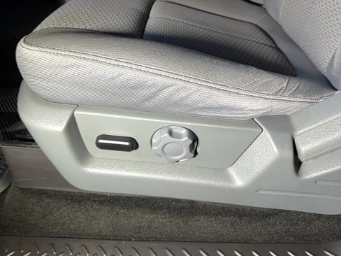 Used 2013 Ford F150 XLT w/ XLT Chrome Pkg AWD/4WD image 41