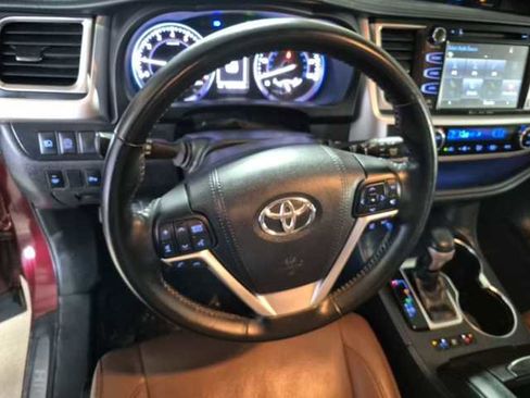 Used 2018 Toyota Highlander Limited image 4