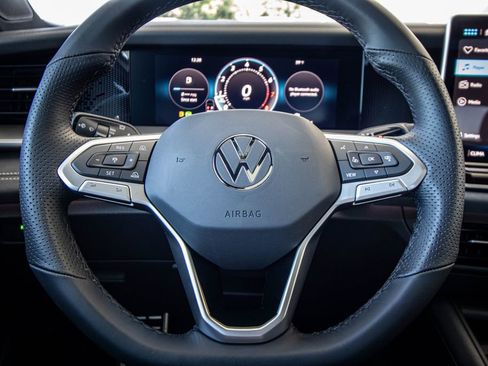 New 2026 Volkswagen Tiguan SE R-Line image 37