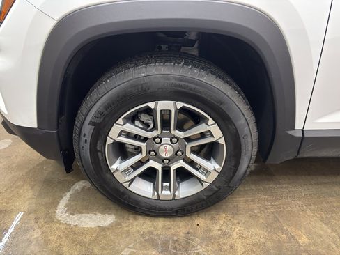 Used 2025 GMC Terrain Elevation image 12