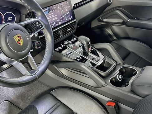 Certified 2023 Porsche Cayenne Platinum Edition AWD/4WD image 39