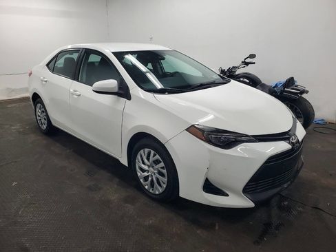 Used 2019 Toyota Corolla LE image 3