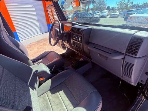 Used 1998 Jeep Wrangler SE image 10