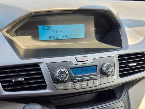 Used 2011 Honda Odyssey LX image 27