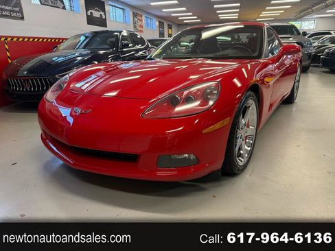 Used 2007 Chevrolet Corvette Coupe w/ Preferred Equipment Group RWD image 1