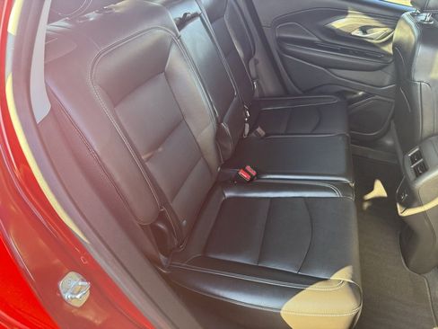 Used 2022 GMC Terrain SLT w/ Infotainment Package II image 37