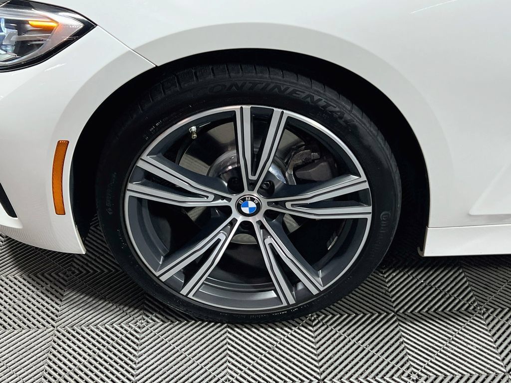 Used 2019 BMW 330i xDrive Sedan w/ Premium Package AWD/4WD image 28