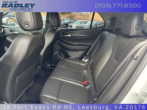 Used 2024 Buick Encore GX Sport Touring image 9