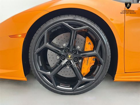 Used 2023 Lamborghini Huracan EVO AWD/4WD image 26