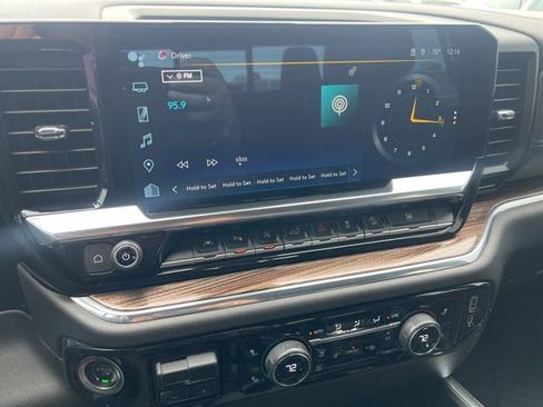 Used 2023 Chevrolet Silverado 1500 RST AWD/4WD image 8