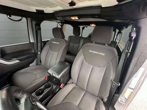 Used 2015 Jeep Wrangler Unlimited Rubicon w/ Dual Top Group AWD/4WD image 38