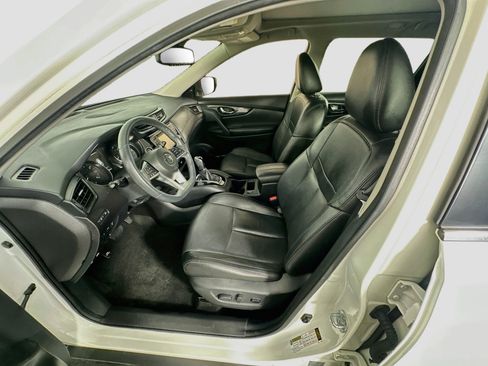 Used 2017 Nissan Rogue SL w/ SL Premium Package FWD image 13